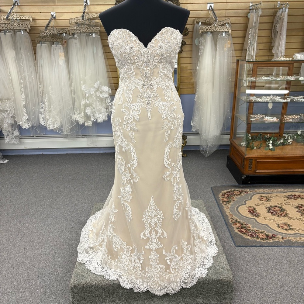 Kenneth Winston “1775” Wedding Dress